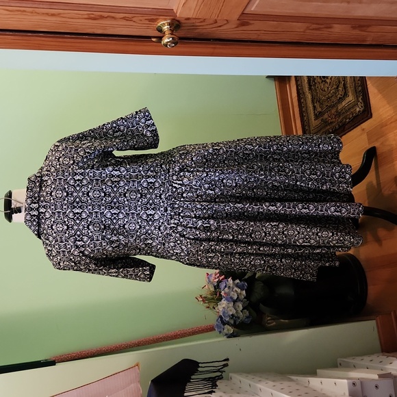 Black and White Cotton Dress Plus Size - Picture 2 of 5